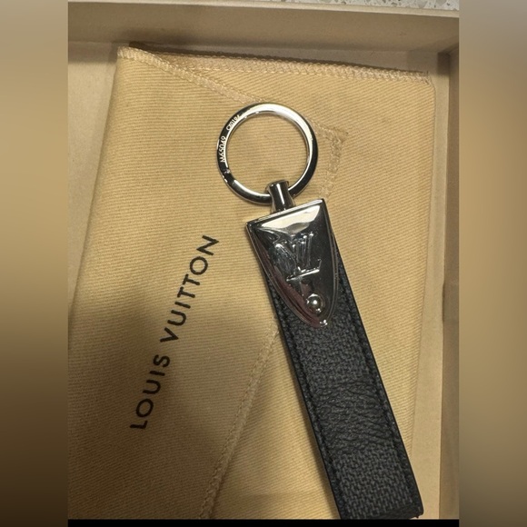 Louis Vuitton Damier Graphite Dragonne LV Key Holder NWB - Picture 3 of 9